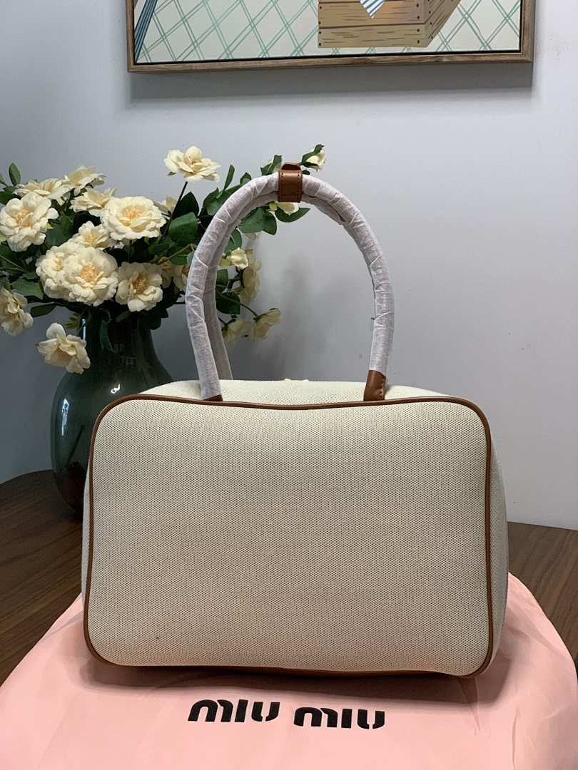 Miu Miu Beau · Y61M — תמונה 2