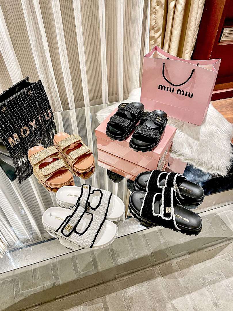 Miu Miu Crochet Slide Sandal · M803 — תמונה 7