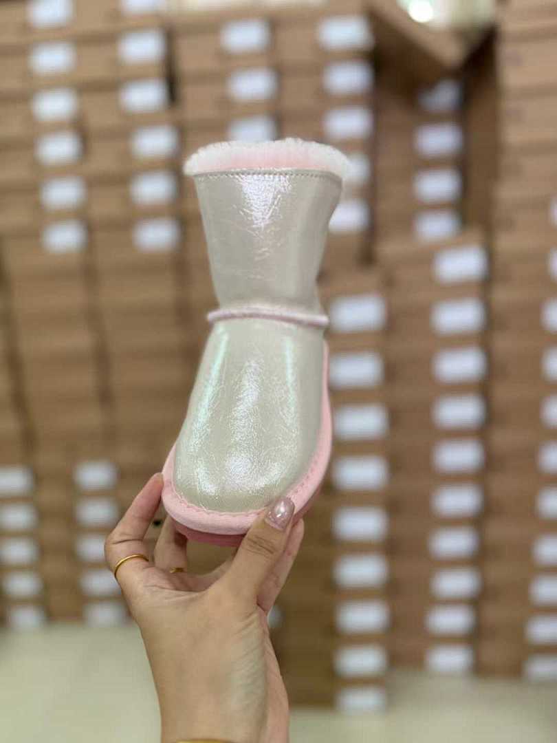 UGG Classic Mini Iridescent · PP7 — תמונה 8