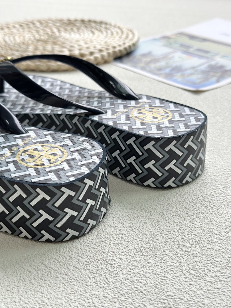 Tory Burch — כפכפי אצבע · RK40 — תמונה 7