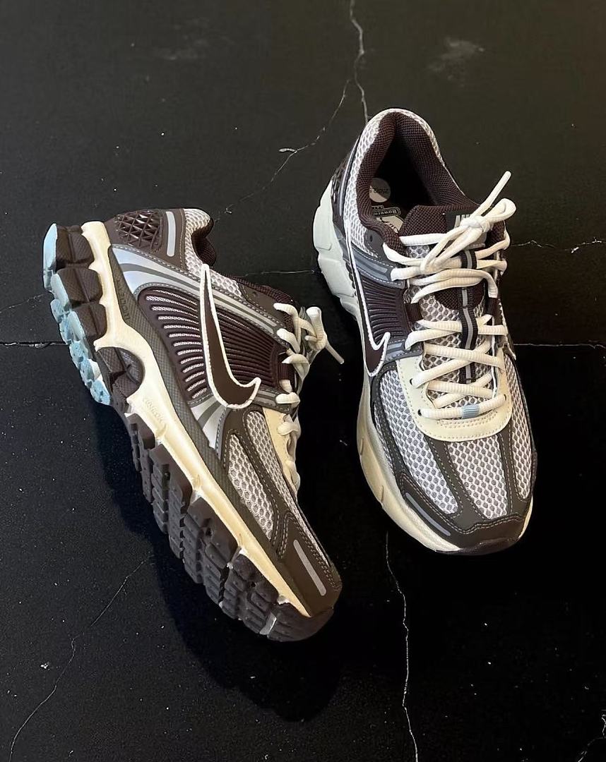 Nike Air Zoom Vomero 5 · E36J — תמונה 8