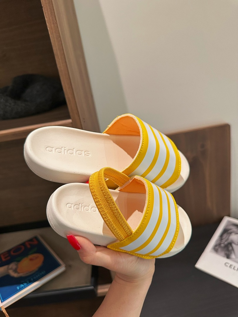 Adidas Adilette · SH154 — תמונה 12
