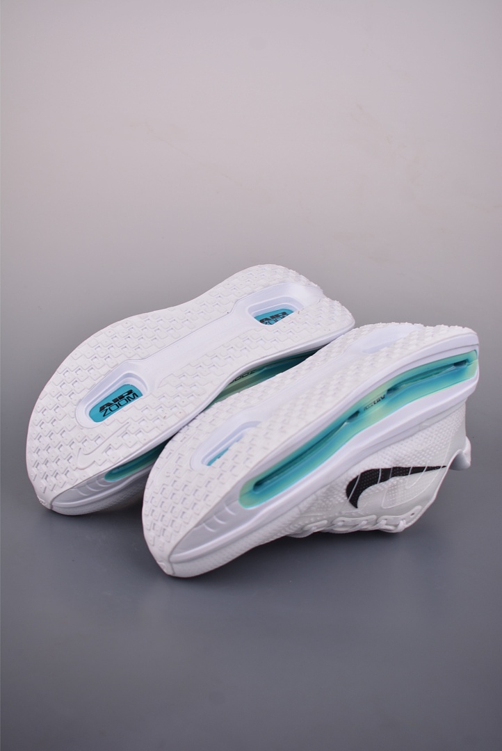 Nike Vomero Premium · R85Y — תמונה 9