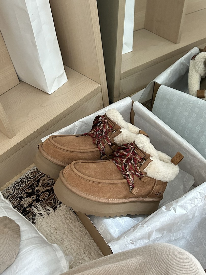 UGG — מגפיים · Y78G — תמונה 8