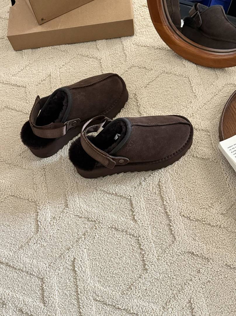 UGG Lanah Clog · JF08 — תמונה 9