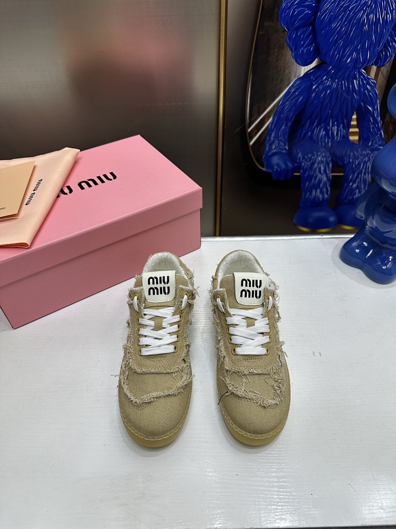 Miu Miu Canvas Sneakers · G65M — תמונה 9