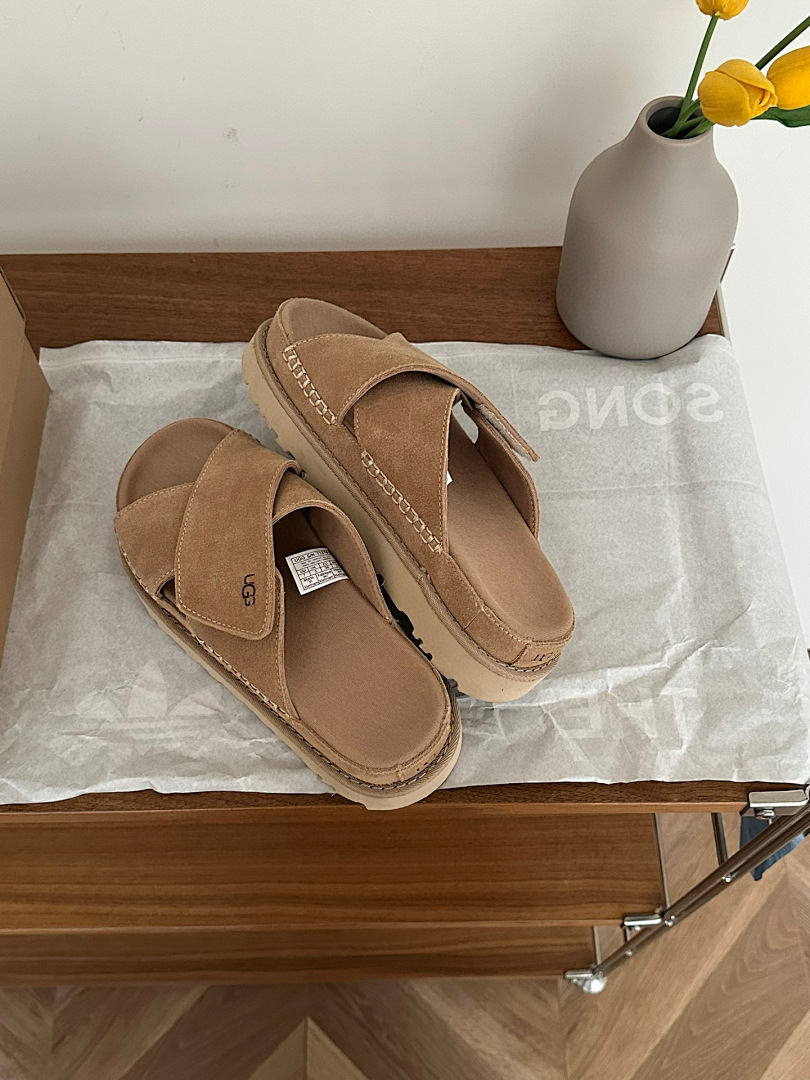 UGG Goldenstar Cross Slide · MDL5 — תמונה 6