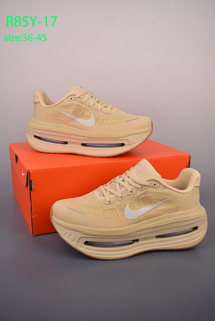Nike Vomero Premium · R85Y — תמונה 15