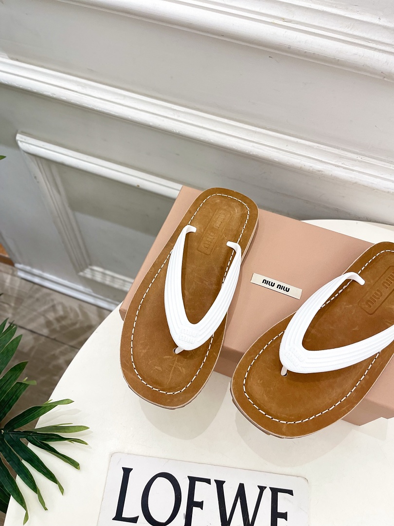 Miu Miu Thong Sandals · MD38 — תמונה 5