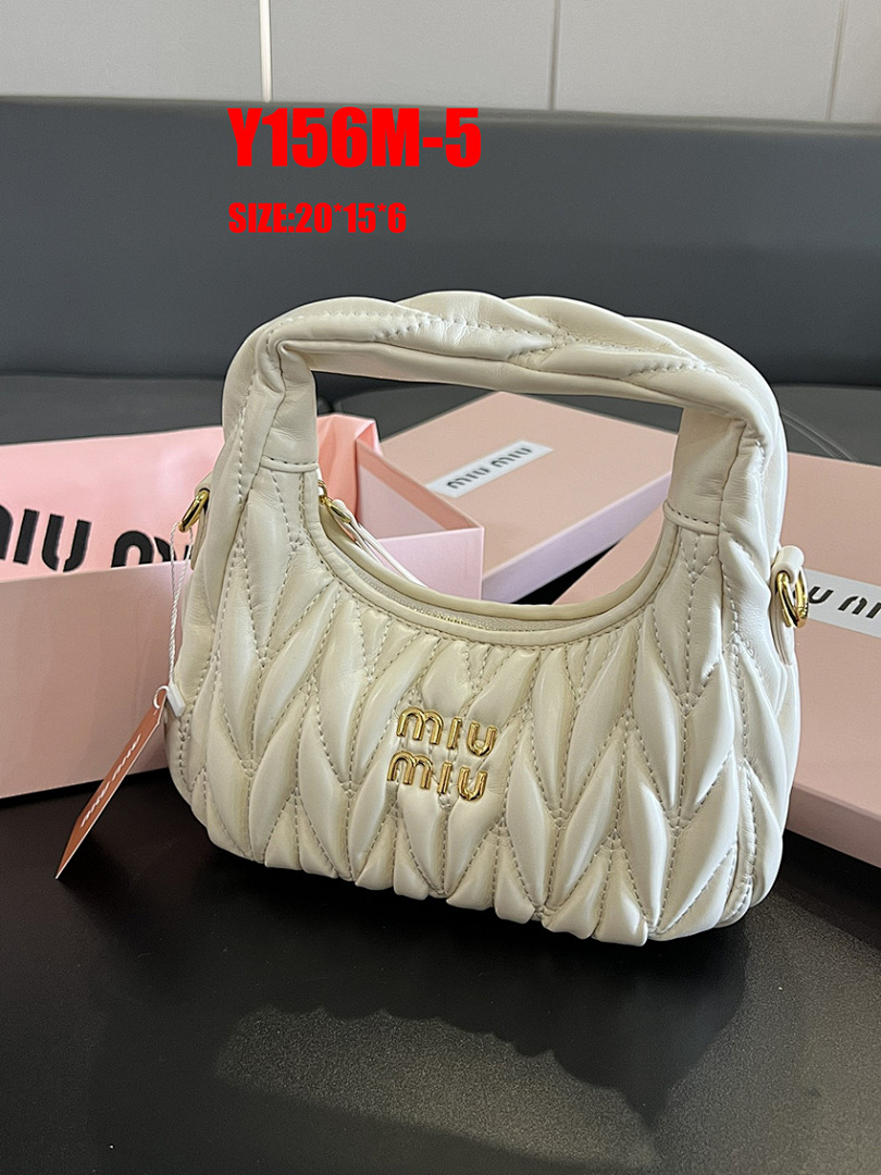 Miu Miu Wander Matelassé Hobo Bag · Y156M — תמונה 9
