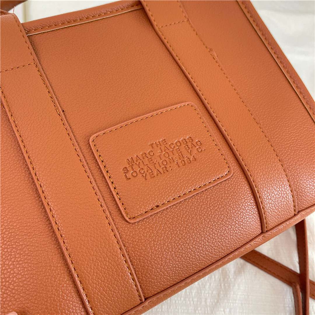 Marc Jacobs The Tote Bag · M56N — תמונה 20