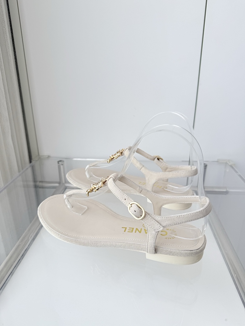 Chanel Interlocking CC Logo Thong Sandals · TR25 — תמונה 6