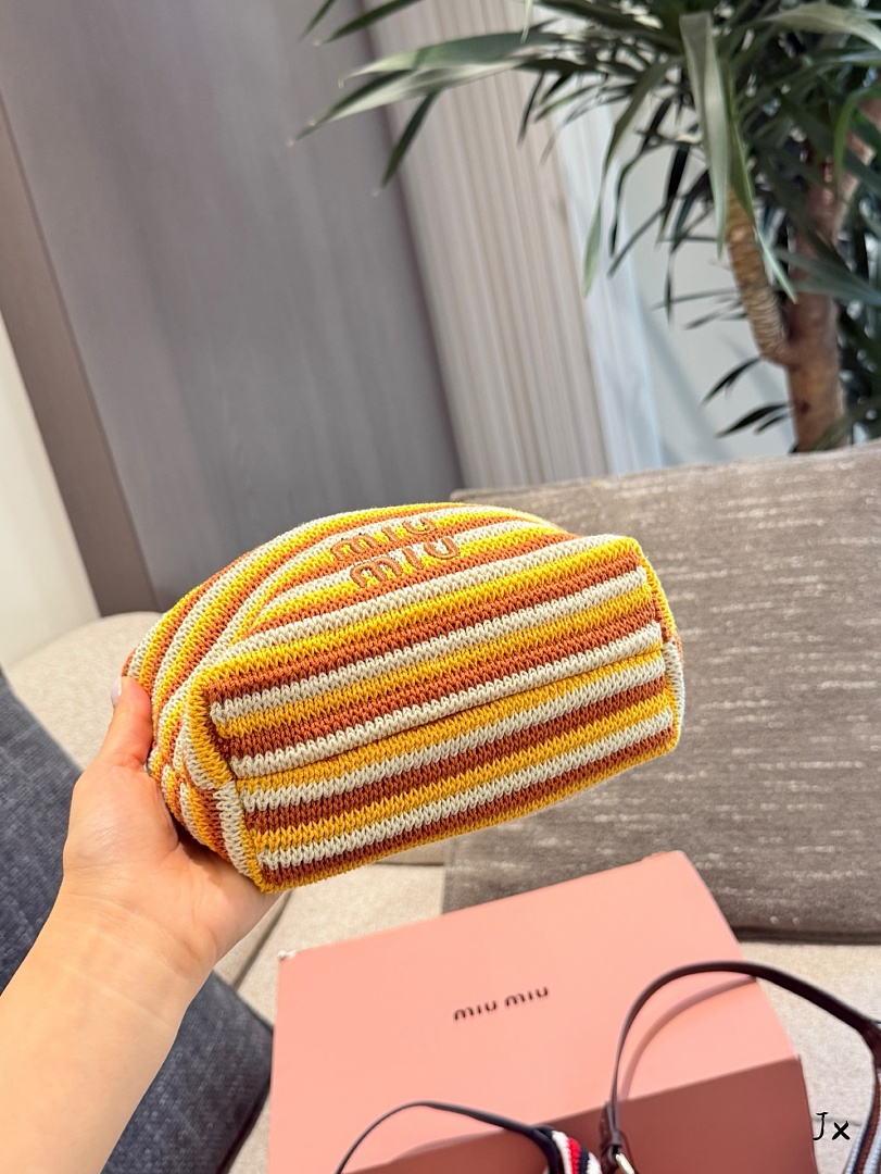 Miu Miu Spirit Crochet Pouch · S2J7 — תמונה 5