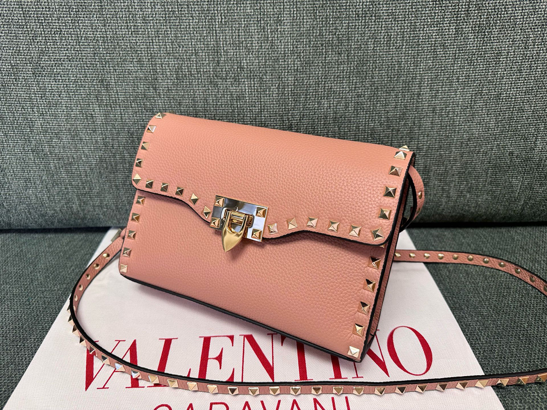 Valentino Rockstud · S65J — תמונה 9