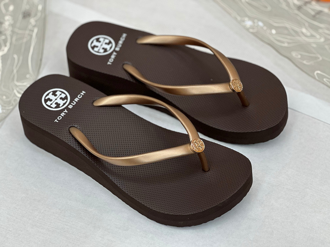 Tory Burch Kira Padded Flip-Flop · BBR5 — תמונה 2
