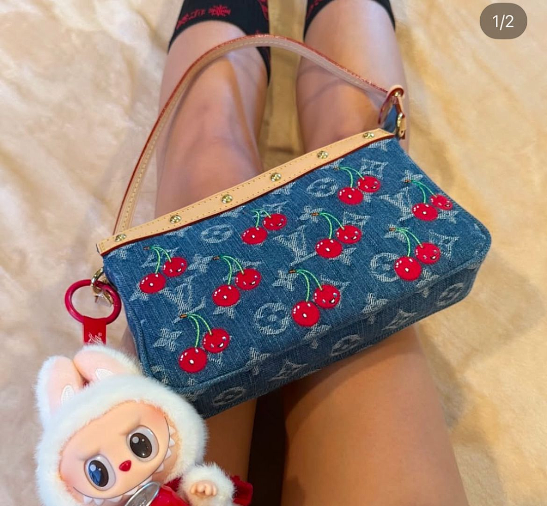 Louis Vuitton Pochette Accessoires Monogram Cerises Denim · M19L
