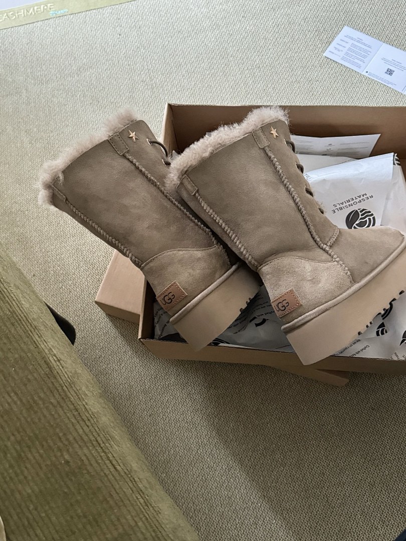 UGG Esmee · Y86B — תמונה 10