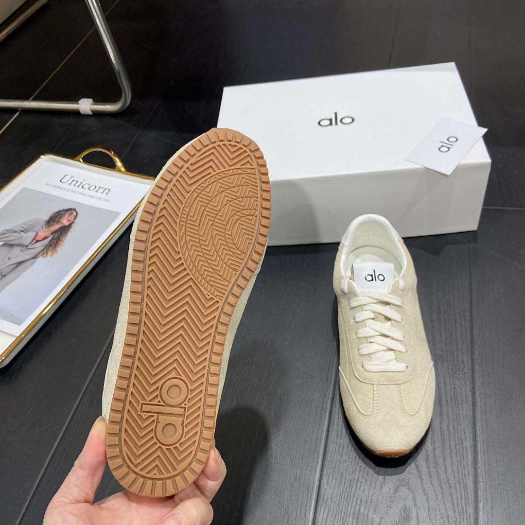 Alo Yoga Sunset Sneaker · J02X — תמונה 11
