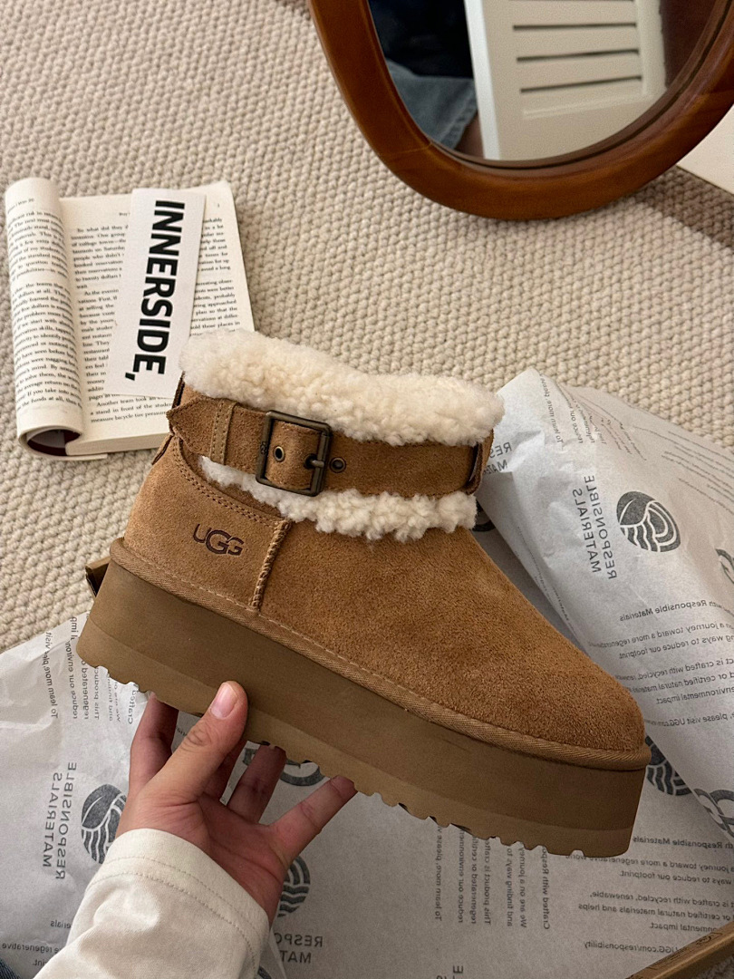 UGG Classic Ultra Mini Platform Boot · D4F3 — תמונה 8