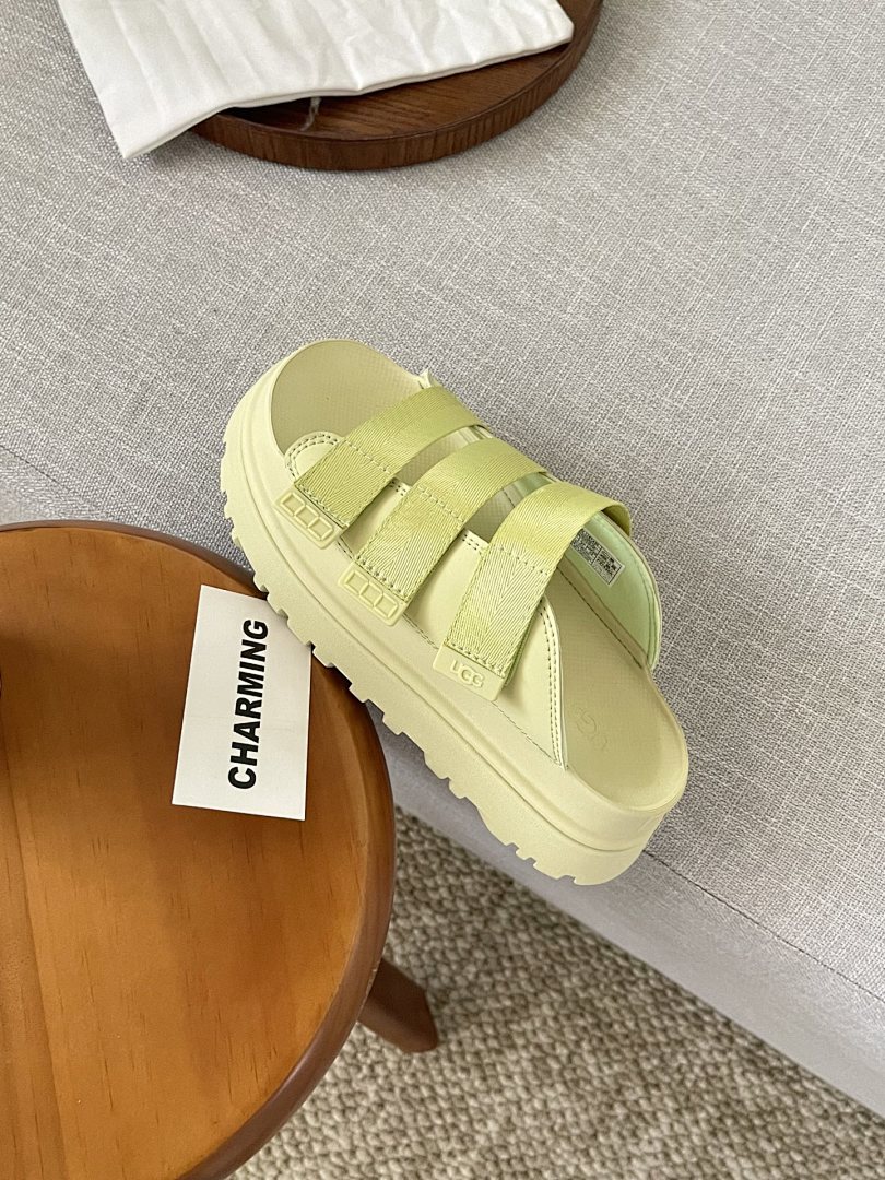 UGG GoldenGlow Slide · 3QK1 — תמונה 5