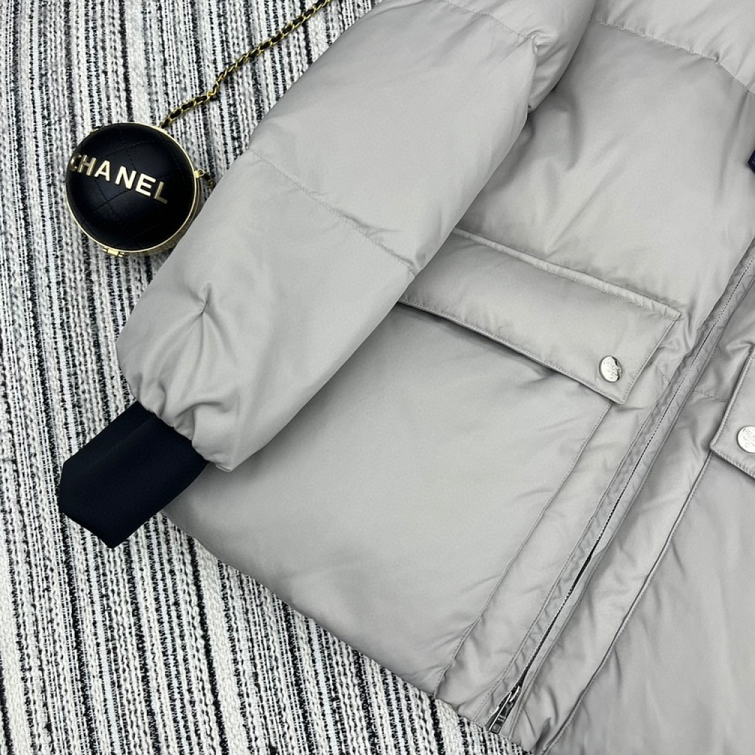 Prada Re-Nylon Down Jacket · LC21 — תמונה 5