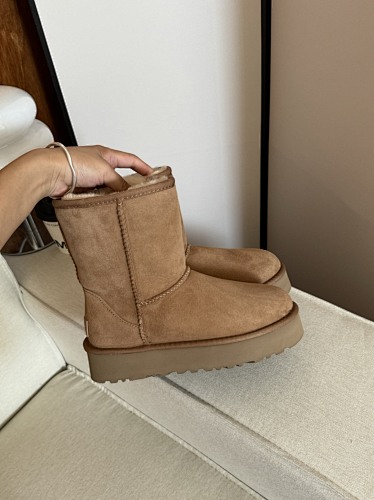 UGG Classic Mini Platform · G08B