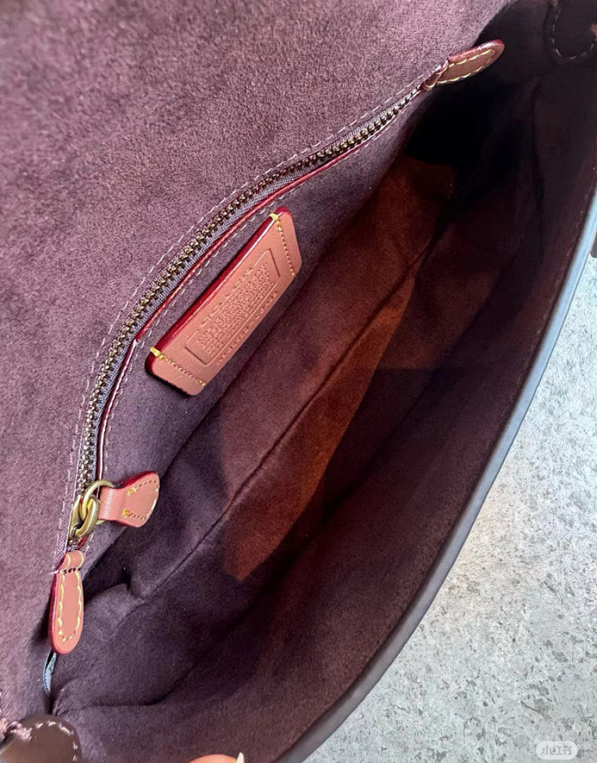 Coach Jet Shoulder Bag · ESR7 — תמונה 7