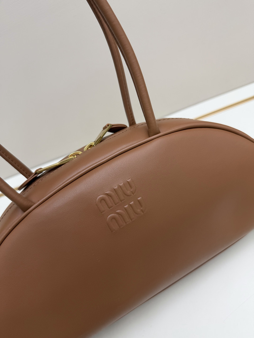 Miu Miu Beau · MU09 — תמונה 3