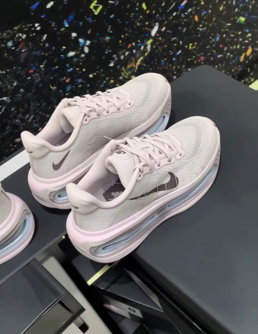 Nike Vomero Premium · RE38 — תמונה 4