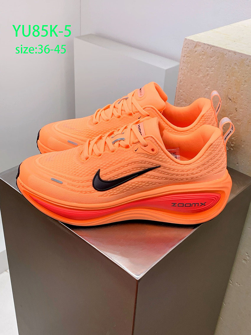 Nike Vomero Plus · YU85K — תמונה 15