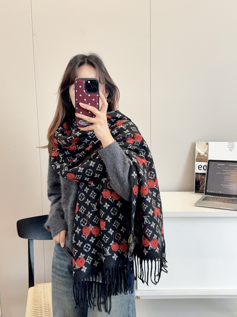 Louis Vuitton Cerise Shawl · YH15 — תמונה 6