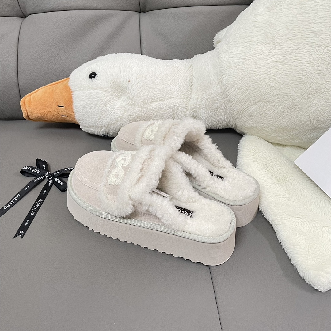 UGG Erin Platform Scuff · LR02 — תמונה 10