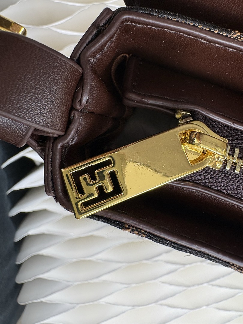 Fendi Baguette · D12X — תמונה 2