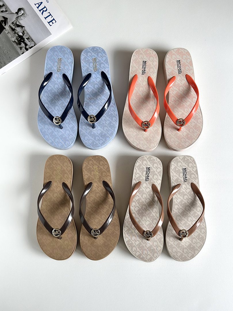 Michael Kors Bedford Signature Logo Flip Flop · F21D — תמונה 3