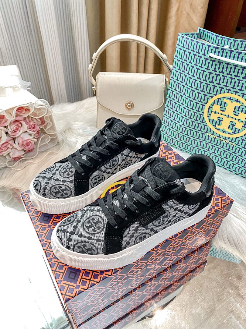 Tory Burch T Monogram Ladybug Sneaker · X2X6 — תמונה 6