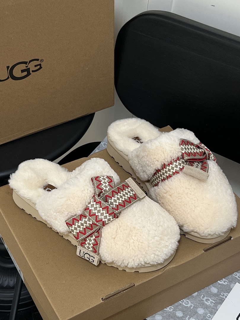 UGG — סנדלים וכפכפים · M60G — תמונה 9