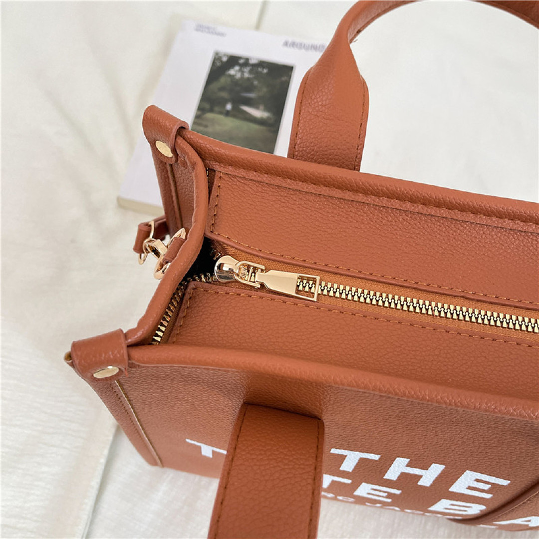 Marc Jacobs The Tote Bag · M56N — תמונה 18