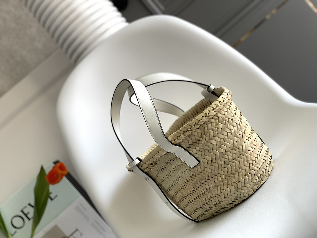 Loewe Small Basket Bag · WE82