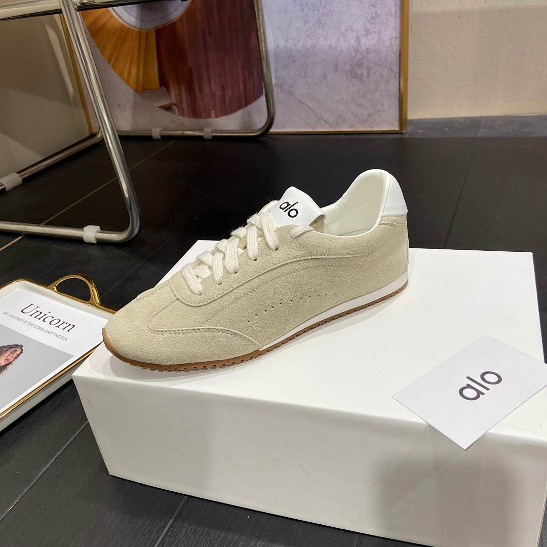 Alo Yoga Sunset Sneaker · J02X — תמונה 12