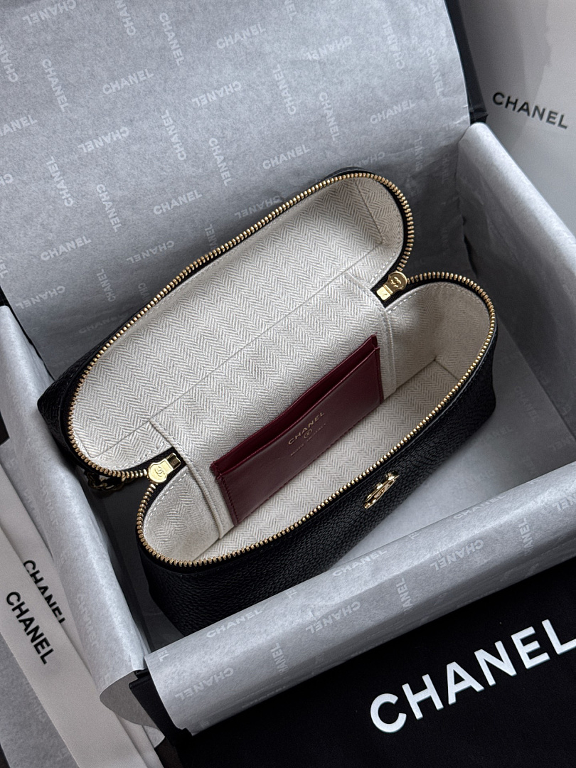 Chanel Slim Vanity Case with Chain · X03K — תמונה 4