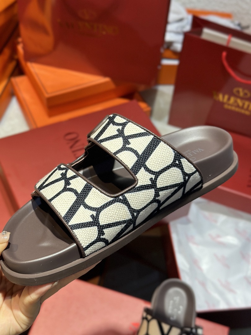 Valentino Toile Iconographe Double-Strap · G55V — תמונה 6