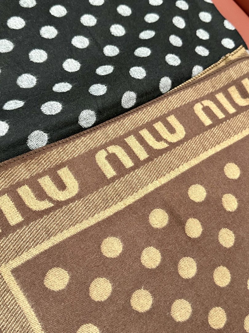 Miu Miu — צעיף · HS5Q — תמונה 2
