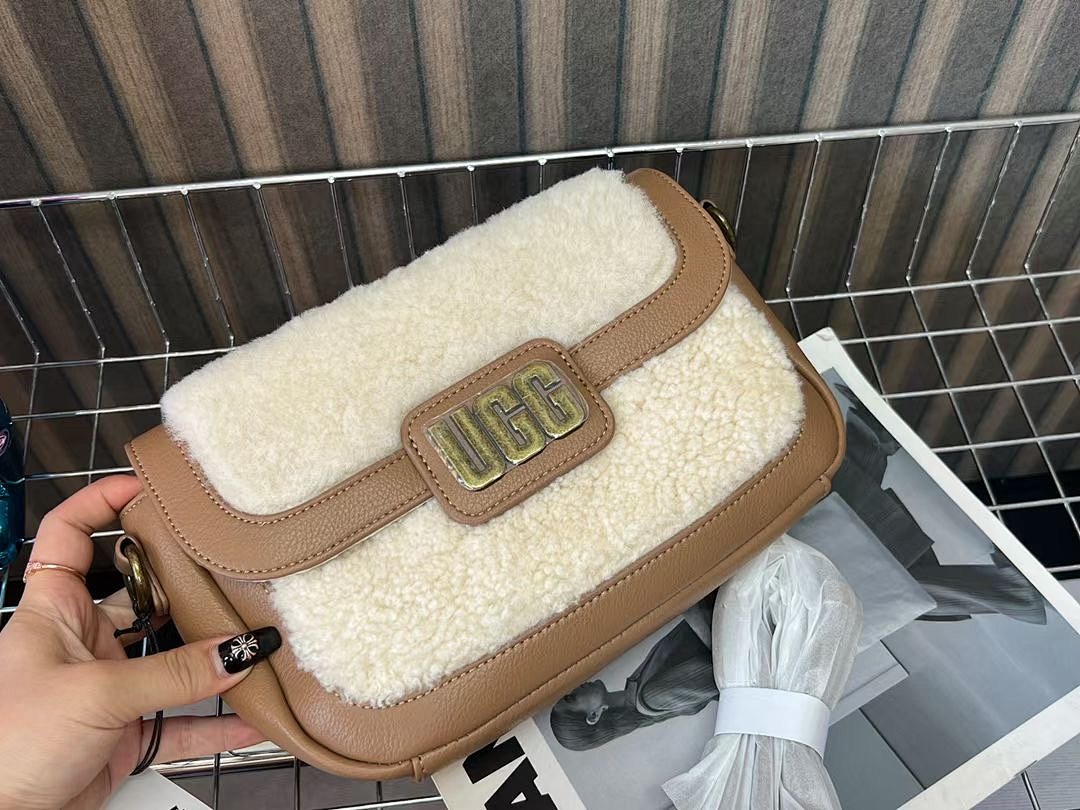 UGG — תיק כתף · Y922U