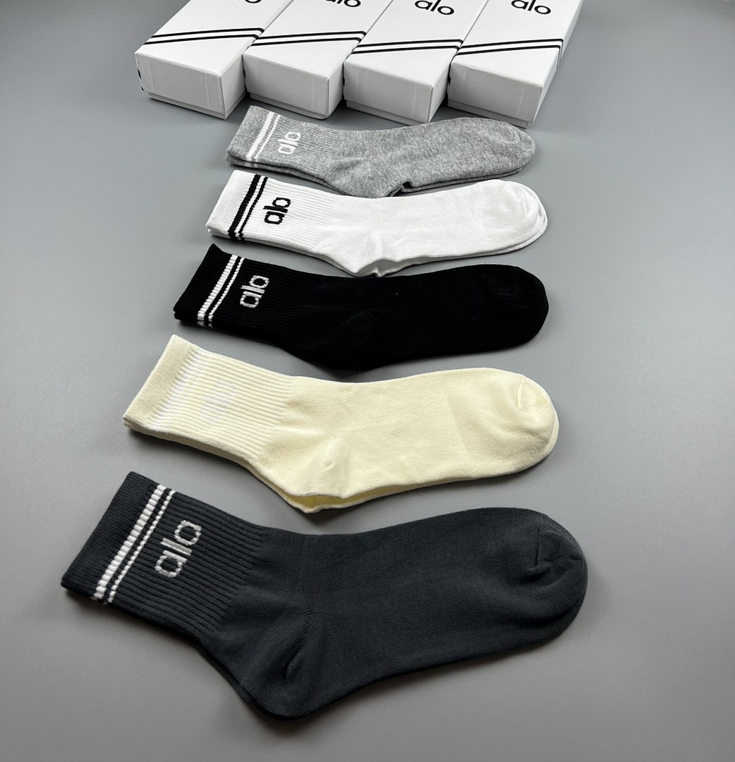 Alo Yoga Half-Crew Throwback Sock · Y37B — תמונה 6