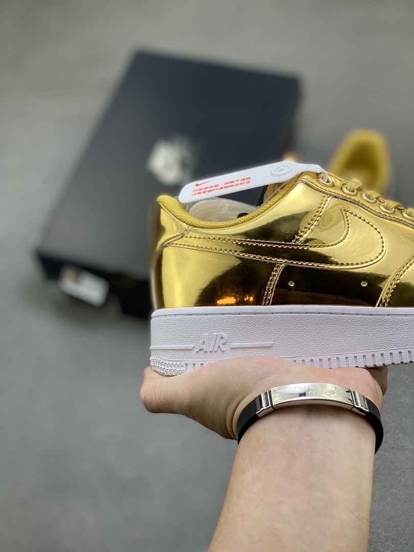 Nike Air Force 1 SP Metallic · S6513 — תמונה 9