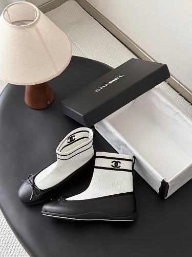 Chanel Sock Sneakers · L643