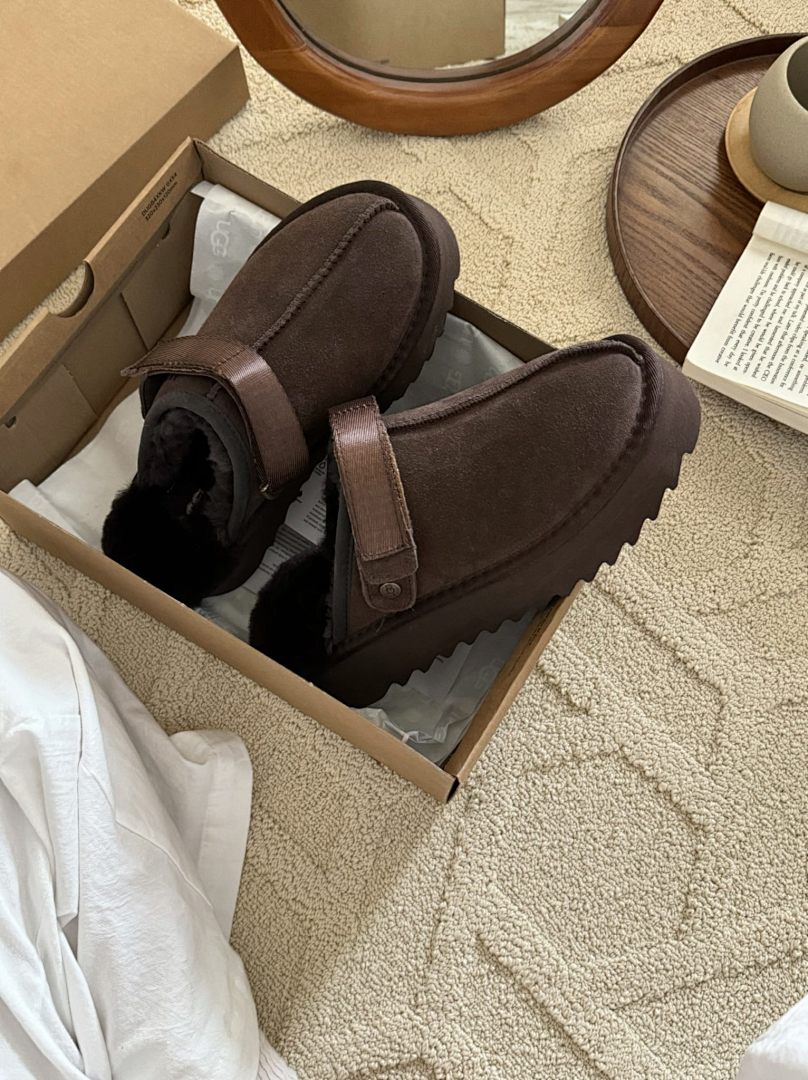UGG Lanah Clog · JF08 — תמונה 10