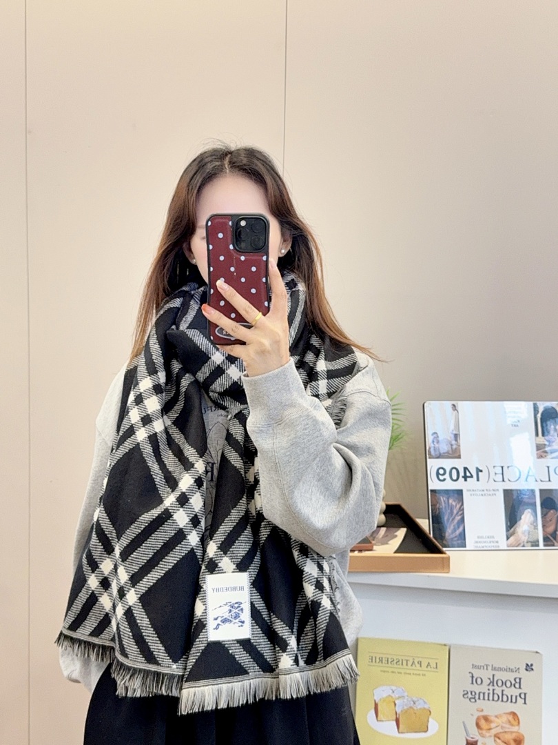 Burberry Wide Check Wool Silk Scarf · M40B — תמונה 11