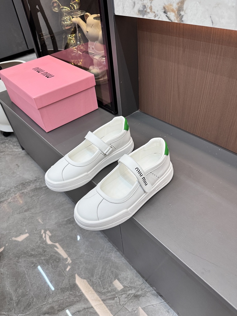 Miu Miu Plume Mary Jane · XX36 — תמונה 3