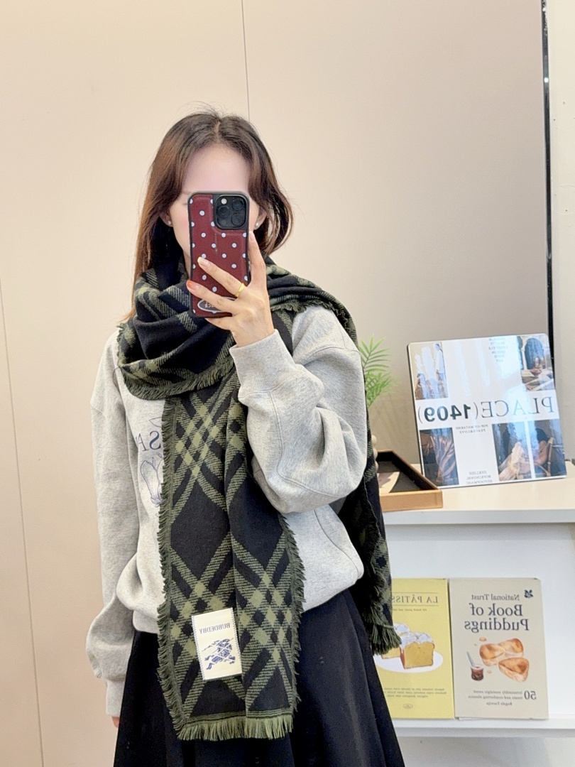 Burberry Wide Check Wool Silk Scarf · M40B — תמונה 4